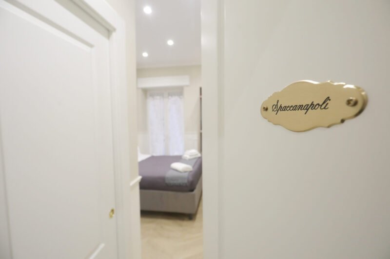 🌟 Camera “SPACCANAPOLI” – B&B nel Cuore di Napoli - immagine 2
